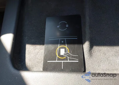 2023 Tesla Model Y Awd/Long Range Dual Motor All-Wheel Drive z USA, uszkodzony, nr VIN 7SAYGDEE3PF616185